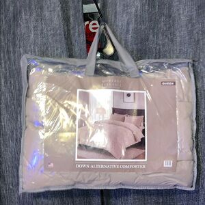 Down Alternative Comforter - Blush Pink (Queen)